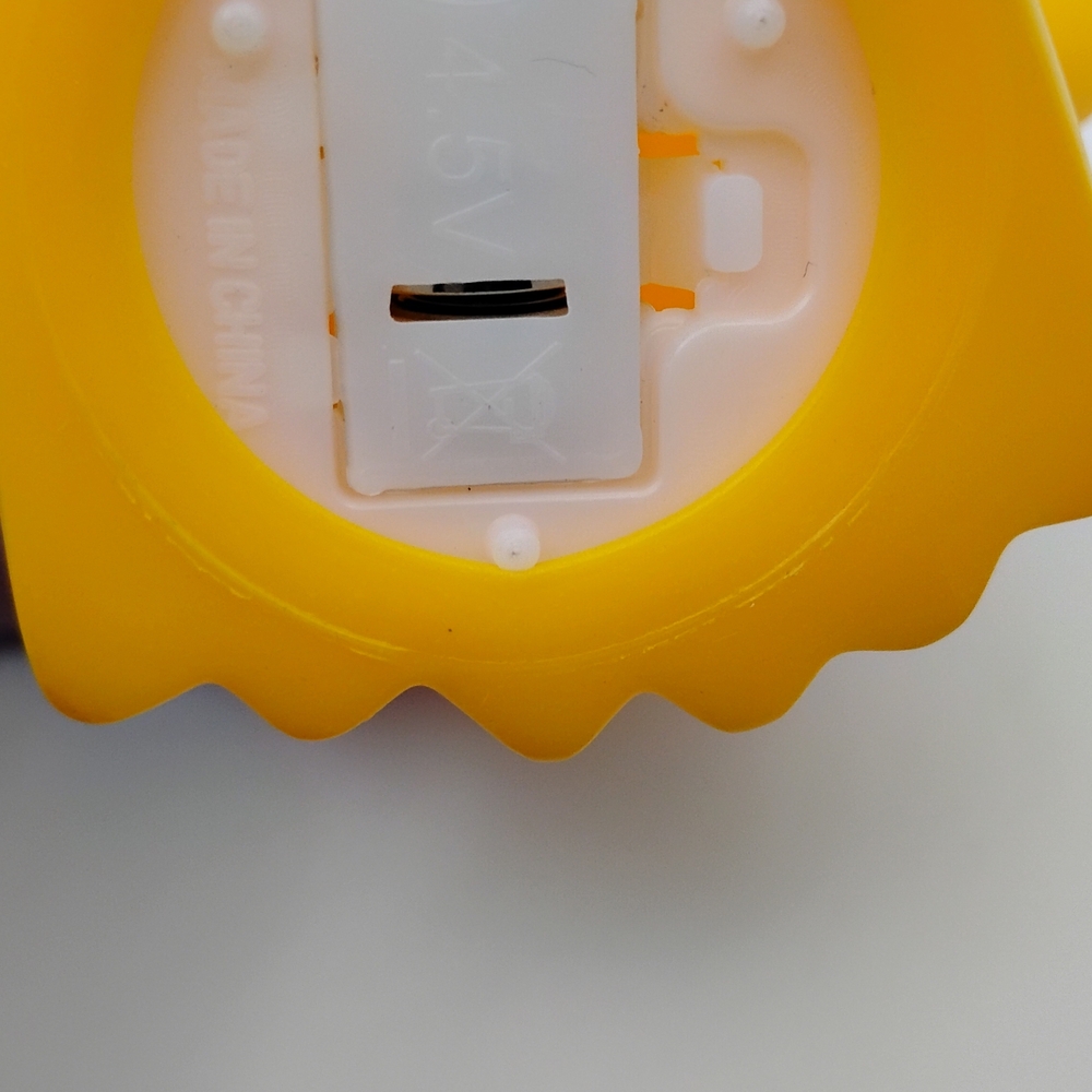 Pokemon Pikachu and Psyduck Yellow Night Light Duo - Picture 4 of 4